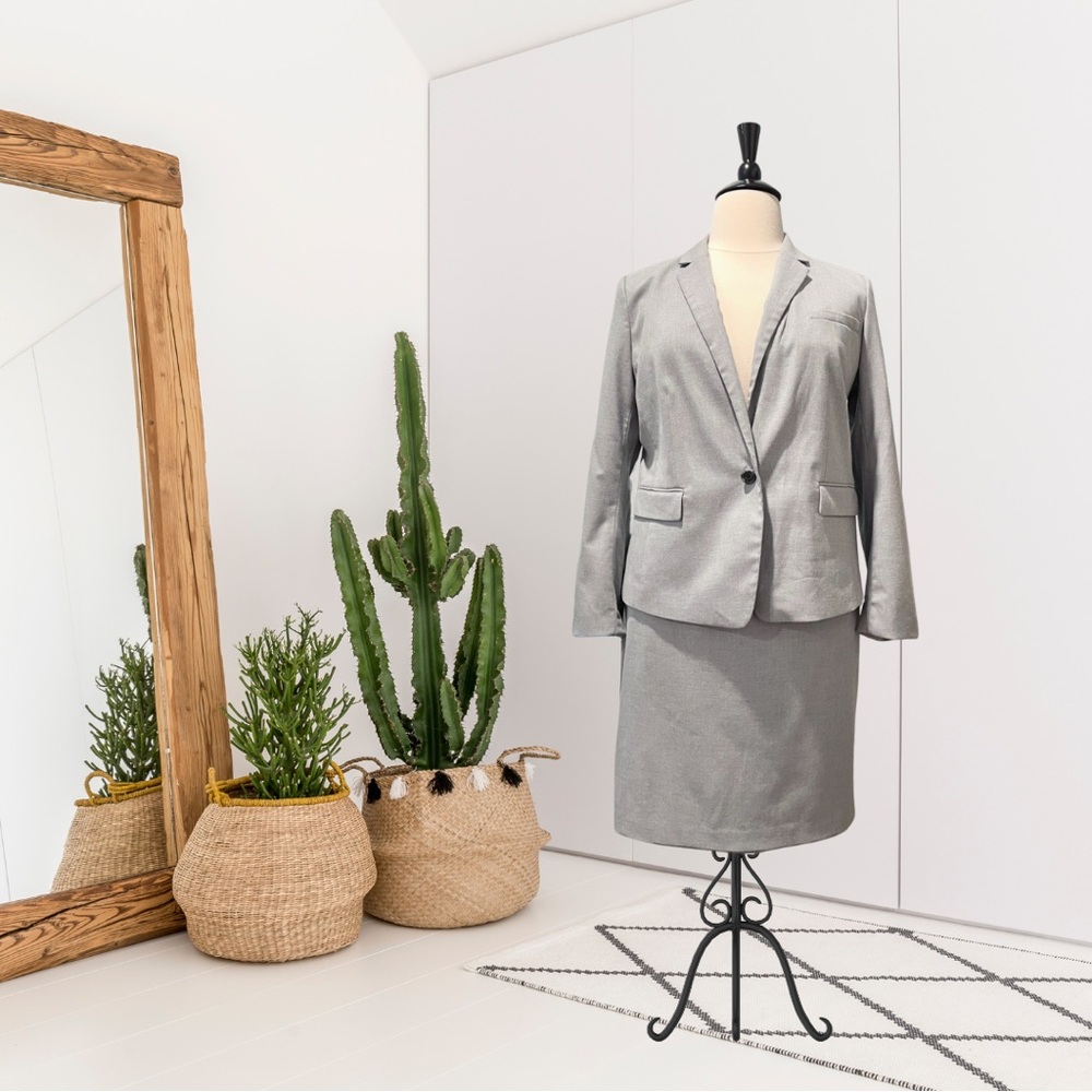 Ann Taylor Factory 2 PC Classic Business Skirt Suit